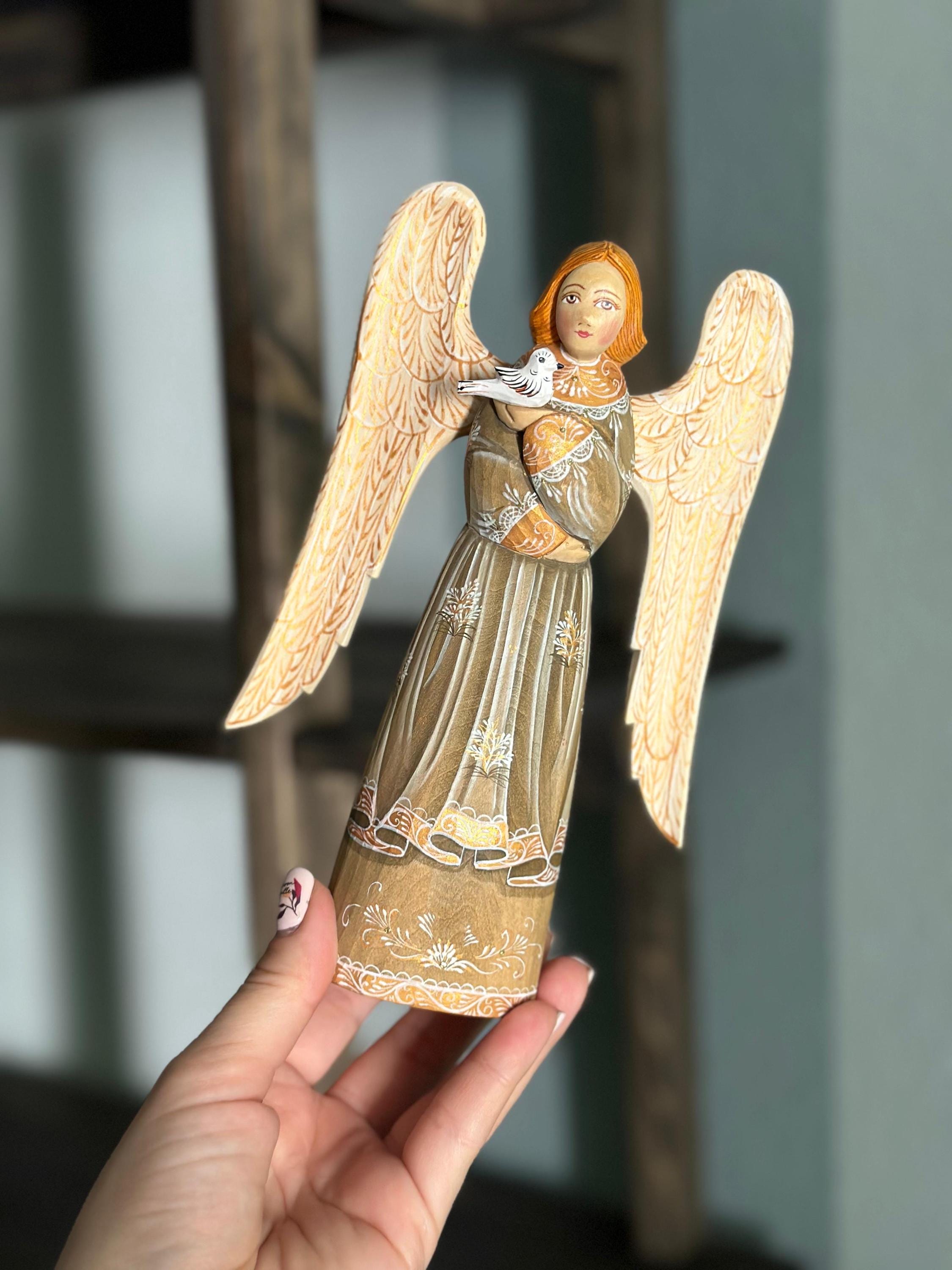Christmas Angel Figurine (7.8