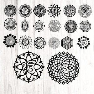 Puede incluir: Una colección de diseños negros cortados con láser que presentan el símbolo Ek Onkar en varias formas florales, geométricas y de mandala. Los diseños incluyen patrones circulares, hexagonales y de estrella, adecuados para manualidades y decoración.