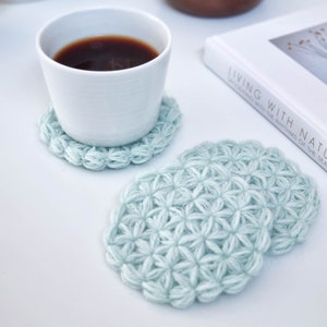 Crochet coaster pattern, Flower coaster, Crochet flower, Coffee coaster, Mug rug crochet, photo tutorial, Farmhouse decor, Summer Crochet