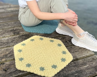 Jasmine Stitch Crochet Seat Cushion Pattern, Felted Bench Pad (PDF Pattern)