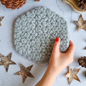 Christmas Crochet Trivet Pattern, Chunky Crochet Hot Pad, Kitchen Crochet, Jasmine Stitch Tutorial, Christmas gift, DIY, Crochet PDF Pattern