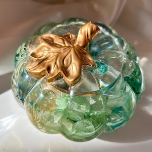 Pumpkin Decor, Seasonal Home Decor, Pumpkin Jewelry Jar, Cute Fall Decor Gift for Her, Handmade Resin Decor, Cute Gift idea Floral Resin Art