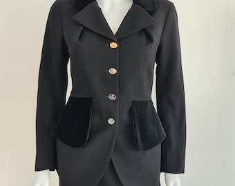 Vivienne Westwood F/W 1993 black wool skirt suit with velvet collar and pocket flaps – 90s fashion