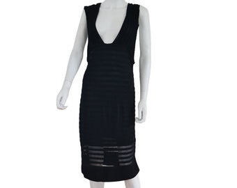 Alaïa Runway F/S 1988 tief ausgeschnittenes Kleid mit tiefem Rückenausschnitt aus schwarzem Strick aus einer technischen Mischung mit abwechselnd blickdichten und transparenten Bändern – Mode der 80er