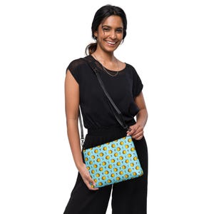 Insect Bumblebees Printed Crossbody Bag, Bumblebee AOP Accessories Bag, Makeup Cosmetic Bag, Aesthetic Essentials Travel Bag, Bee Lover Gift