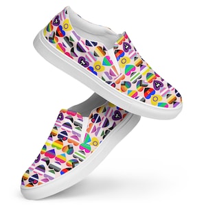 Rainbow Hearts LGBTQ Canvas Shoes Women, Gay Lesbian Streetwear Slip-On Shoes, LGBTQ Rainbow Flag Low Top Canvas Sneaker Shoes, LGBTQ Gifts