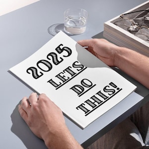 Poster stampabile 2025 Arte murale Decorazione minimalista per la casa Download immediato Arte 2025 Capodanno Arte Festività Vacanze Cancelleria Pagina scarabocchio stampabile