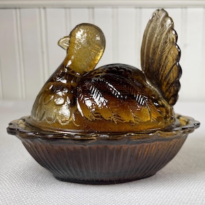 Vintage Midcentury Amber Glass Turkey on Nest Covered Dish | Thanksgiving Dish | Scalloped Edge Pressed Glass | Retro Holiday Table Decor