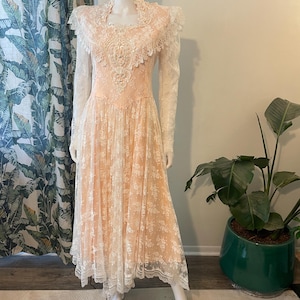 chinese dress ladies Couture Ivory Lace Handkerchief Gown main image 0