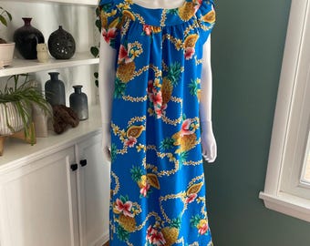 Vintage  60s 70s Hawaiian Muumuu Dress Retro Tropical Pineapples Leis Floral Large Resort Luau Tiki