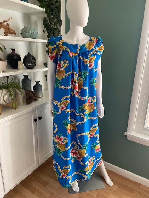 Vintage 60s 70s Hawaiian Muumuu Dress Retro Tropical Pineapples Leis Floral Large Resort Luau Tiki