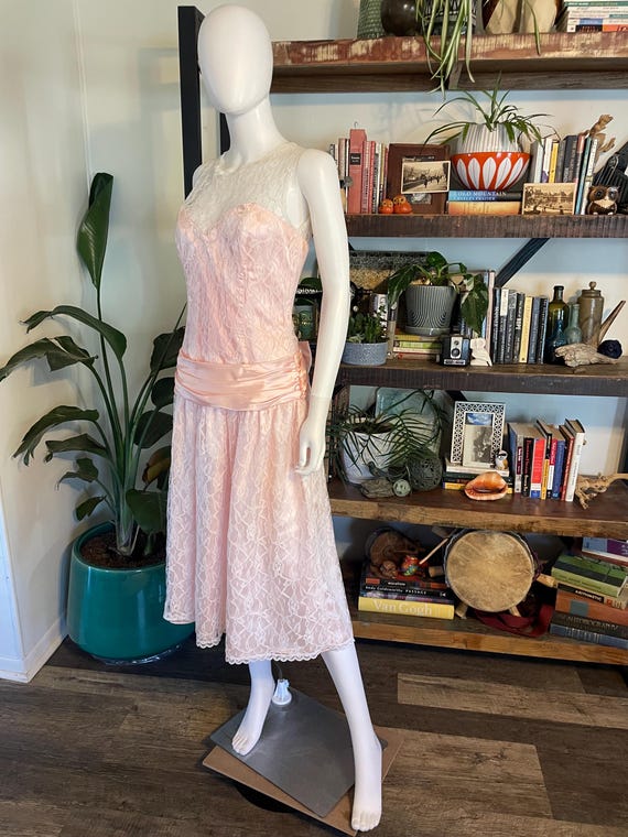 jessica mcclintock dresses cocktail & party dresses Vintage 80s Gunne Sax by Pink Lace Dress Oversized Bow Midi Vintage dresses Size:US20+ Mermaid bridal dress Joseph Ribkoff embellished-button Asymmetric