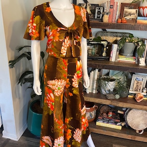Vintage 60s Floral Barkcloth 2 Piece Set High Waist Palazzo Pants & Top Brown Orange Tropical Tiki