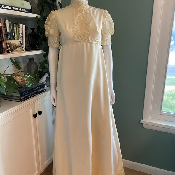 Gorgeous 60s Vintage Wedding Dress Cream Lace Bridgerton Style Puffy Sleeves Empire Waist Bridal Priscilla of Boston Fits like a 4