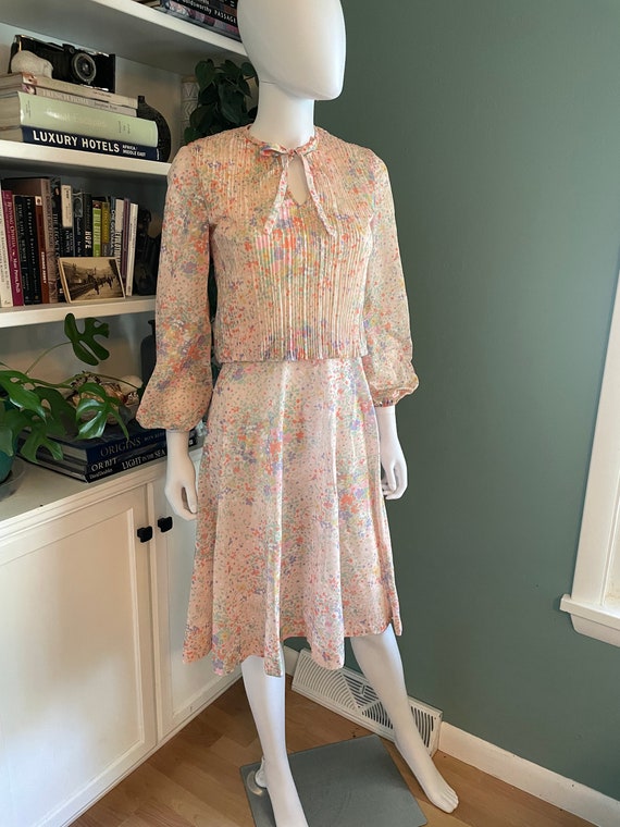 Beautiful Soft Peach Floral Dress 70s Blouson Long