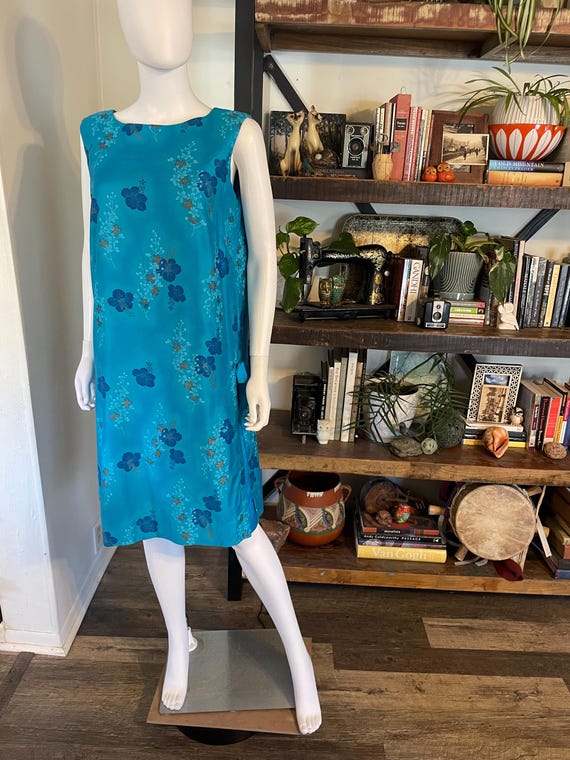 vintage hawaiian dress 50's Royal Blue Floral Shift 50s 60s Mid-Century Tiki Perfect for summer vacations Vtg 1950s Alfred Shaheen Hawaiian