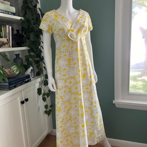 Bright Floral Daisy Print 60s Andrade Resort Honolulu Hawaiian Maxi Dress Pockets Empire Waist Medium