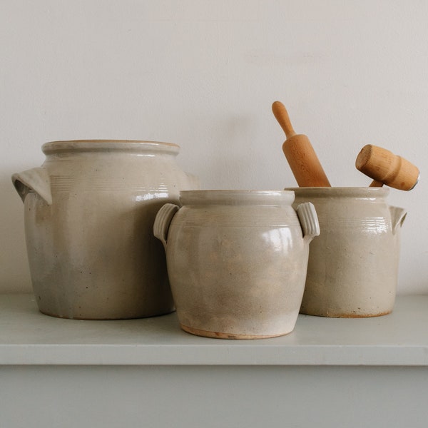 Pot à confit vintage XXL Français, grès émaillé gris beige rustique, Big Crockpot avec poignées, vase à confit français antique, Old Ceramic Crock