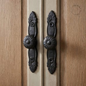 Rustic Black Cast Iron Door Knobs Set of 2, Vintage Cabinet Pulls, Farmhouse Cabinet Hardware, Iron Door Handles