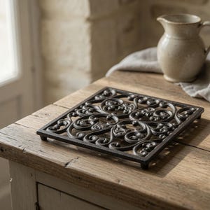 Square Cast Iron Trivet – Kitchen Pot Holder to Protect Table Countertops, Heat Resistant Mats for Teapot, Hot Dishes, Plates