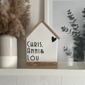 Personalized House | Decorative house with name | House with wooden roof | Family | Decorative house with holder | Gift