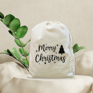 Merry Christmas Cotton Canvas bags / Personalized Christmas Favor Bags / Holiday Gift Bags / Merry Christmas / Candy and Holiday Treat Bag