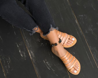 sandales en cuir grec, sandales romaines, sandales grecques anciennes, sandales beiges naturelles, sandales plates, sandales en cuir authentique, chaussures d'été