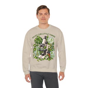 Maglione da biologia per uomo e donna, Goditi le piccole cose, Felpa con microscopio unisex, Regalo per biologi, tecnici di laboratorio e insegnanti di biologia immagine 4