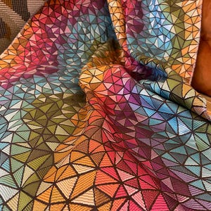Geometrischer Glasmalerei-Jacquard-Stoff, bunter Mosaik-Polsterstoff, lose Ware