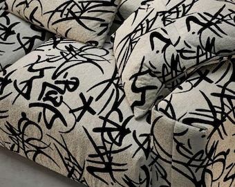 Tejido de tapicería Boucle – Grafiti abstracto en blanco y negro, alta durabilidad
