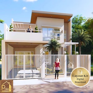 Peut inclure: Une maison blanche à deux étages avec un toit brun et une clôture blanche. La maison a un balcon au deuxième étage et une grande fenêtre à l'avant. La maison est entourée d'arbres et de buissons verts. Le texte "Layout Kit Digital Download" est visible dans le coin inférieur droit de l'image.