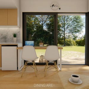 Puede incluir: Vista interior de un comedor moderno con suelo y armarios de madera clara. Cuenta con un peque&ntilde;o escritorio con dos sillas blancas, un port&aacute;til y una mesa de centro con una taza de caf&eacute;. Grandes ventanales ofrecen vistas a un c&eacute;sped verde.