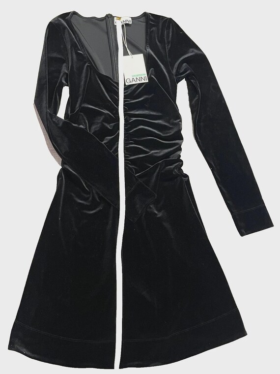 ganni black velvet dress Scrunch Dress- Size 34 ( NEW ) Size:US 22W / UK 26 / EU 52 this dress is perfect purple dress New Scorcesa Wedding Dresses
