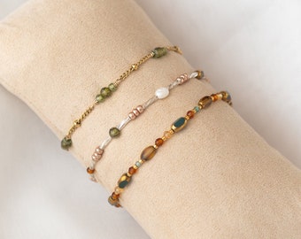 Delicate, colourful bracelets made of natural stone beads, available individually or in a trendy set of 3 | CASSIA