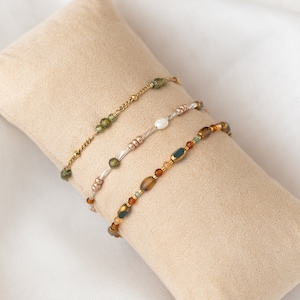 Delicate, colourful bracelets made of natural stone beads, available individually or in a trendy set of 3 | CASSIA