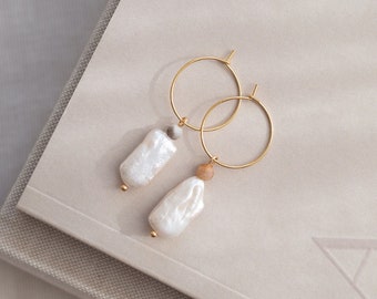 Delicate hoop earrings with pendants made of shimmering freshwater pearls and natural amazonite, gold-plated | ANTHEIA