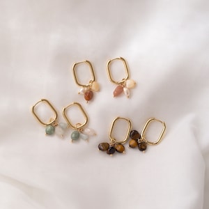 Gold-plated hoop earrings with removable pendants made of colorful gemstones | PHOEBE