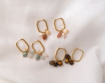 Gold-plated hoop earrings with removable pendants made of colorful gemstones | PHOEBE