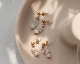 Elegant hanging earrings made of gold-plated stud earrings and pendants made of freshwater pearls and various gemstone beads | HELENA