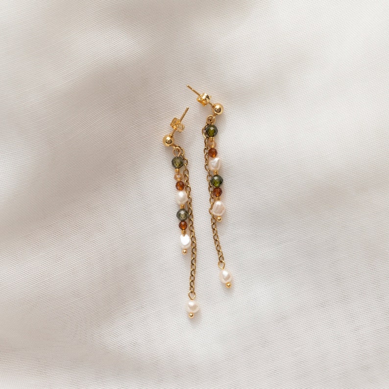 Drop earrings made of delicate freshwater pearls and natural stone beads with gold-plated stainless steel chain LYRA image 3