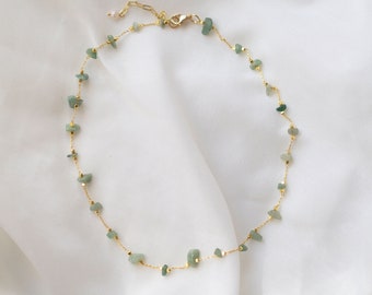 Zierliche Aventurin und Achat Halskette aus bunten Edelsteinen und 24k vergoldetem Verschluss, Kette aus Heilsteinen | AURELIA