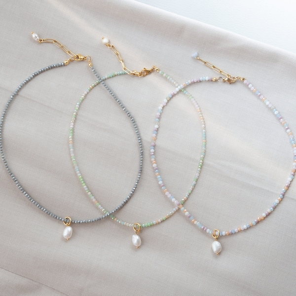 Dainty necklace made of colorful glass beads with a freshwater pearl pendant and 24k gold-plated clasp, available in 3 colors | AVA