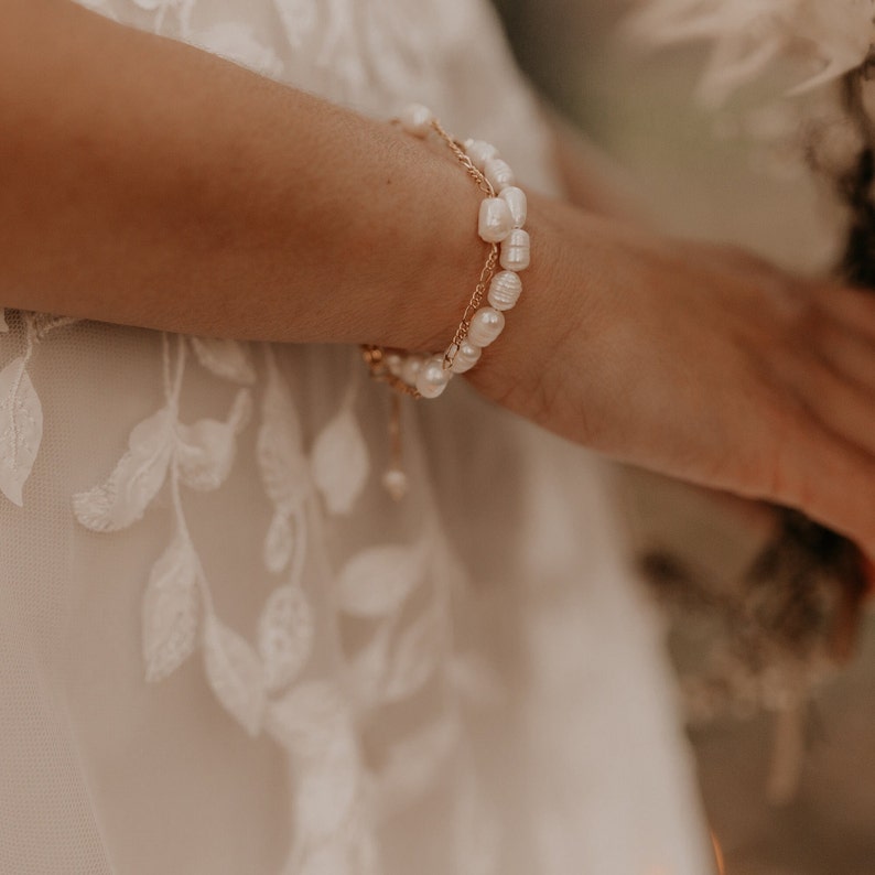 Pearl bracelet made of freshwater pearls and 24k gold-plated clasp EVE image 3