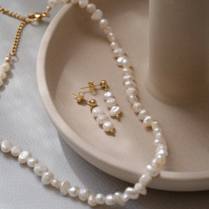 Handmade hanging earrings made of delicate freshwater pearls and 18k gold-plated stainless steel stud earrings ELA image 8