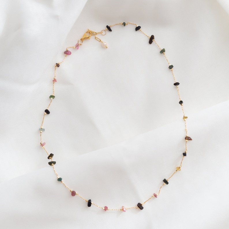 Zierliche Turmalin Halskette aus bunten Edelsteinen und 24k vergoldetem Verschluss, Kette aus Heilsteinen AURELIA Bild 1