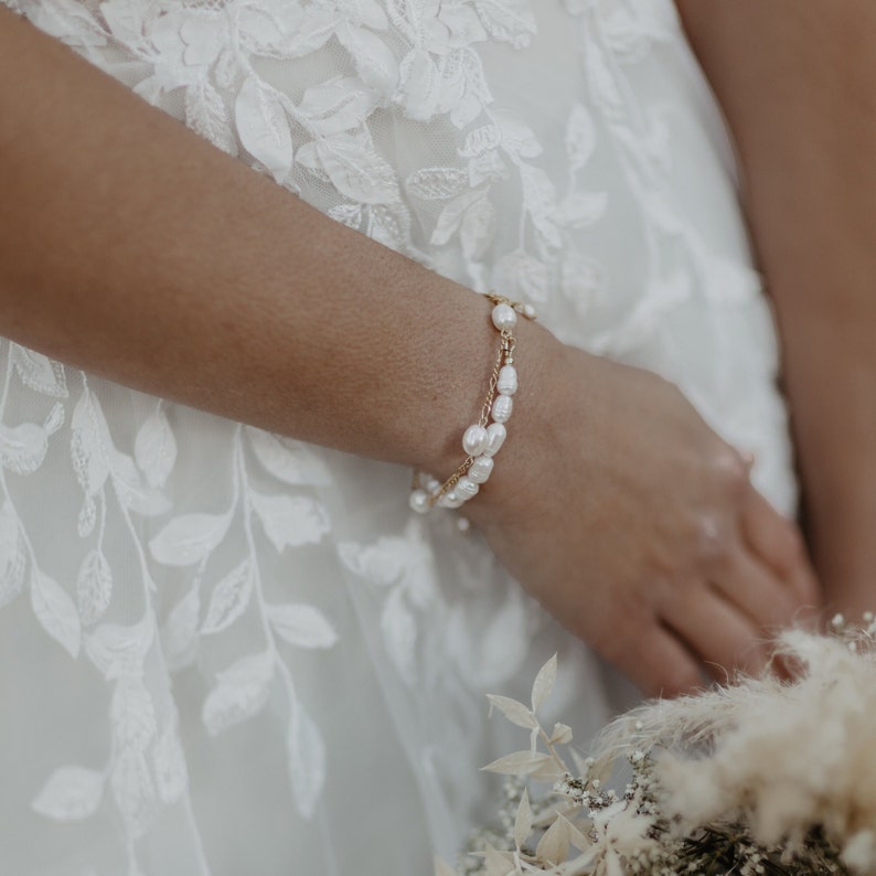 Pearl bracelet made of freshwater pearls and 24k gold-plated clasp EVE image 6