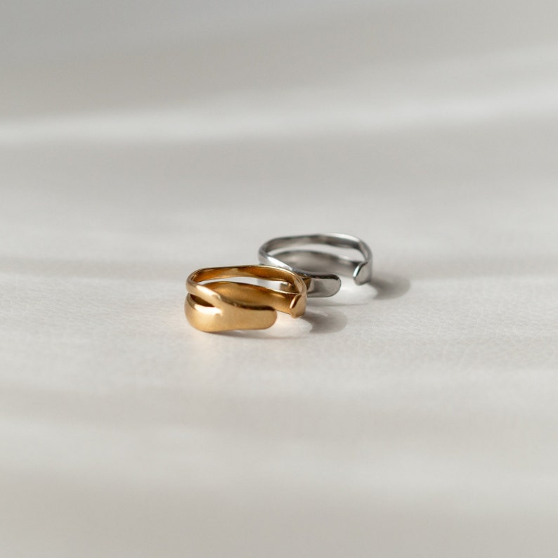 Minimalist ring in gold or silver, adjustable size WAVE image 8