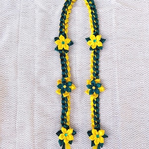 Graduation Lei in Yellow and Dark Green (Hunter) satin ribbons.
