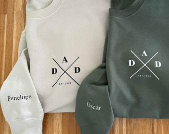 Personalised Dad Sweatshirt with Names on Sleeve Dad Father's Day New Dad Gift Jumper