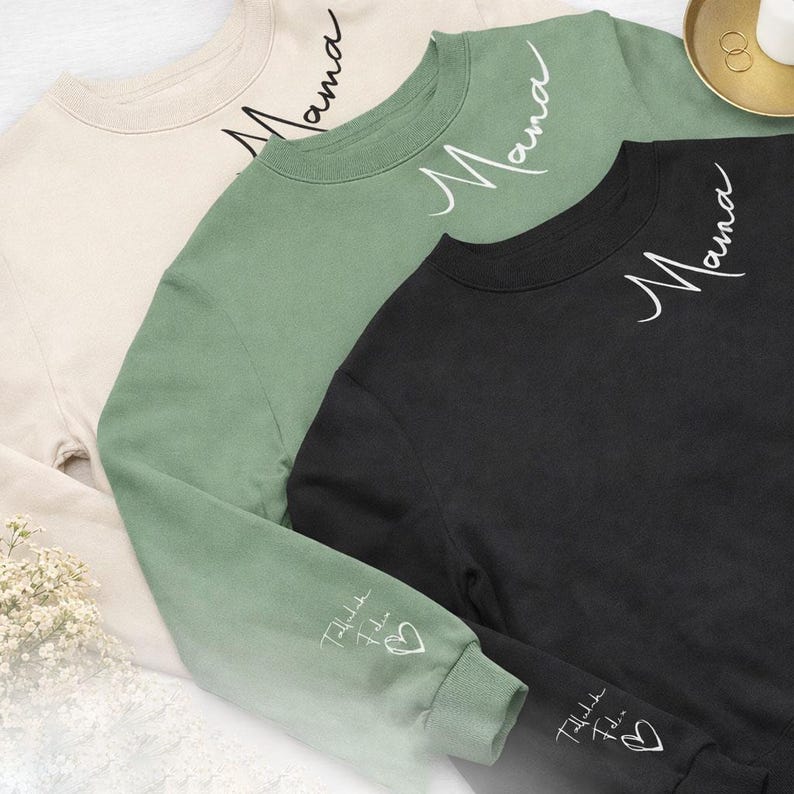 Personalised Mum Sweatshirt with Kids Names on Sleeve, Custom Mama Sweater, Mother’s Day Gift for Mum, Wear Your Heart on Your Sleeve zdjęcie 1